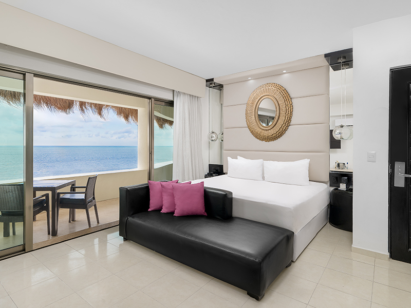 Oceanfront Passion Suite 1 800px